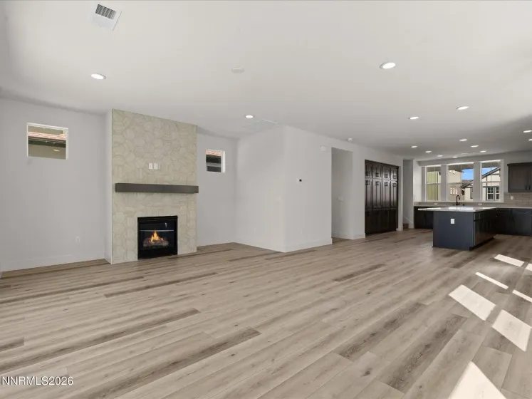 1147 Grove, Carson City, Nevada 89701, 4 Bedrooms Bedrooms, ,4 BathroomsBathrooms,Residential,Residential,Grove,260001136