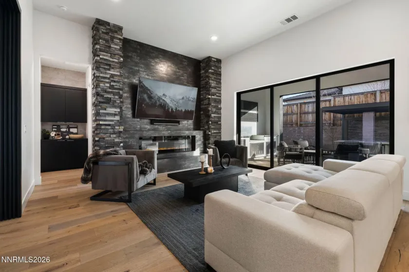 940 Little Star, Reno, Nevada 89511, 3 Bedrooms Bedrooms, ,3 BathroomsBathrooms,Residential,Residential,Little Star,260001141