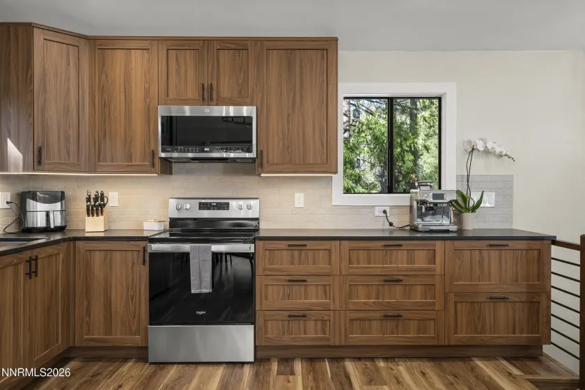 811 Southwood, Incline Village, Nevada 89451, 2 Bedrooms Bedrooms, ,3 BathroomsBathrooms,Residential,Residential,Southwood,260001145