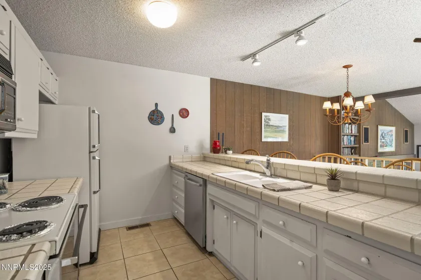 954 Fairway, Incline Village, Nevada 89451, 4 Bedrooms Bedrooms, ,3 BathroomsBathrooms,Residential,Residential,Fairway,260001151