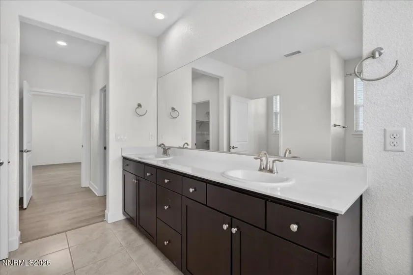 1280 Harness, Sparks, Nevada 89436, 4 Bedrooms Bedrooms, ,4 BathroomsBathrooms,Residential,Residential,Harness,260001159