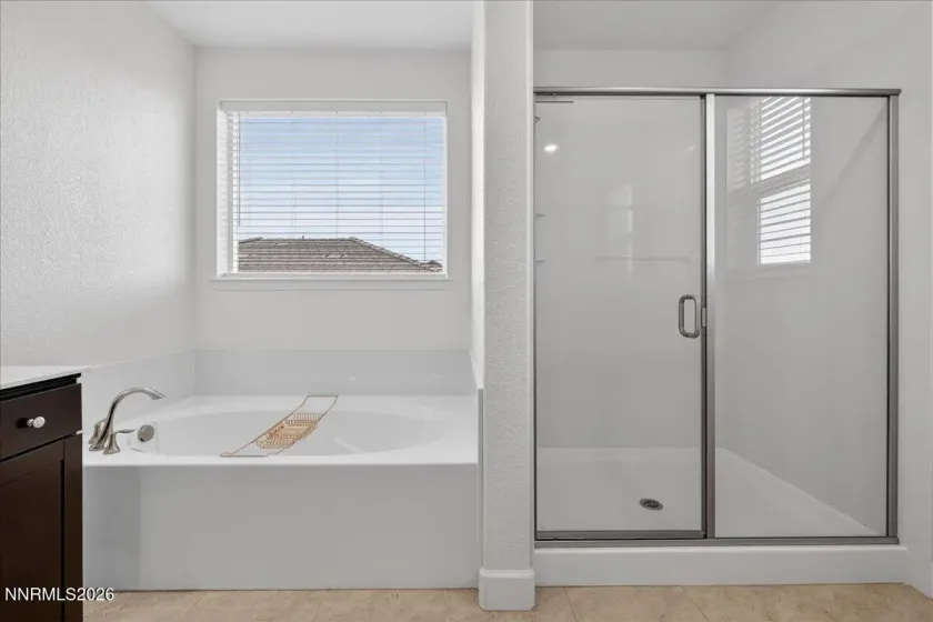 1280 Harness, Sparks, Nevada 89436, 4 Bedrooms Bedrooms, ,4 BathroomsBathrooms,Residential,Residential,Harness,260001159