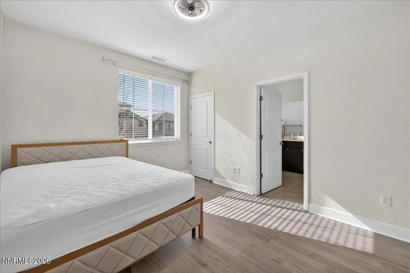 1280 Harness, Sparks, Nevada 89436, 4 Bedrooms Bedrooms, ,4 BathroomsBathrooms,Residential,Residential,Harness,260001159