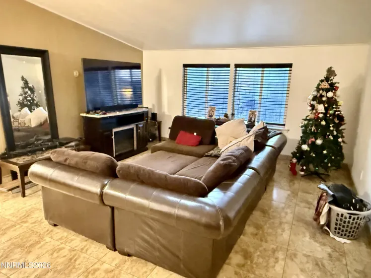 16380 Enargite, Reno, Nevada 89521, 3 Bedrooms Bedrooms, ,2 BathroomsBathrooms,Residential,Residential,Enargite,260001160