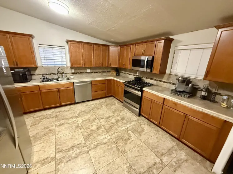 16380 Enargite, Reno, Nevada 89521, 3 Bedrooms Bedrooms, ,2 BathroomsBathrooms,Residential,Residential,Enargite,260001160