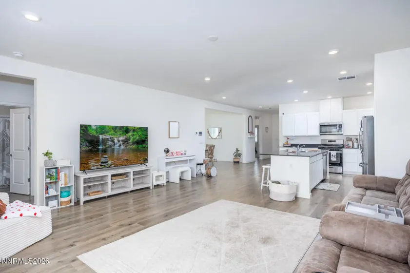 738 Butte Creek Road, Dayton, Nevada 89403, 4 Bedrooms Bedrooms, ,3 BathroomsBathrooms,Residential,Residential,Butte Creek Road,260001168