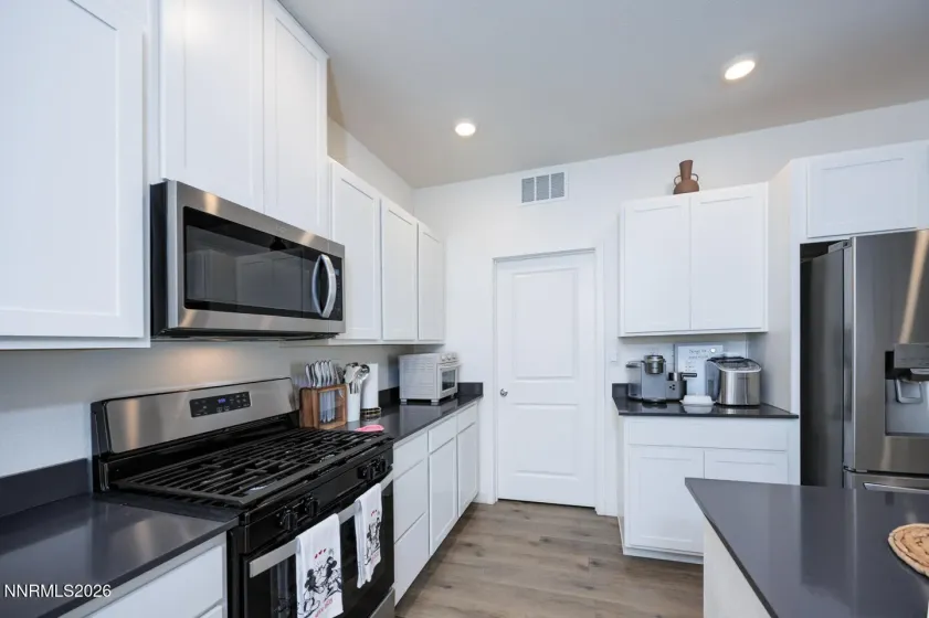 738 Butte Creek Road, Dayton, Nevada 89403, 4 Bedrooms Bedrooms, ,3 BathroomsBathrooms,Residential,Residential,Butte Creek Road,260001168