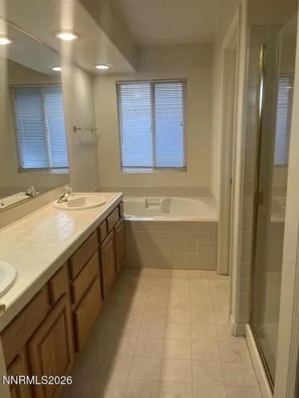 6513 Evans Creek, Reno, Nevada 89519, 3 Bedrooms Bedrooms, ,3 BathroomsBathrooms,Residential,Residential,Evans Creek,260001172