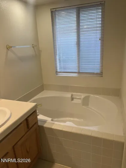 6513 Evans Creek, Reno, Nevada 89519, 3 Bedrooms Bedrooms, ,3 BathroomsBathrooms,Residential,Residential,Evans Creek,260001172