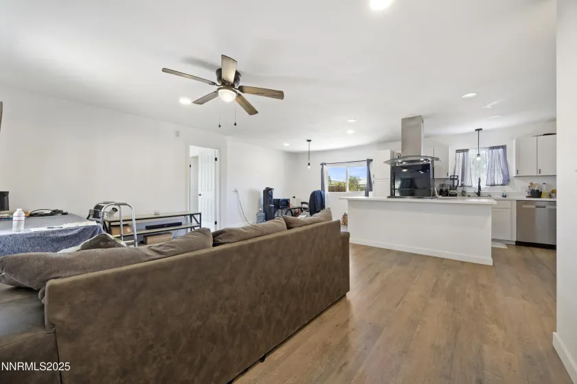 3715 Deodar, Silver Springs, Nevada 89429, 4 Bedrooms Bedrooms, ,2 BathroomsBathrooms,Residential,Residential,Deodar,250056778