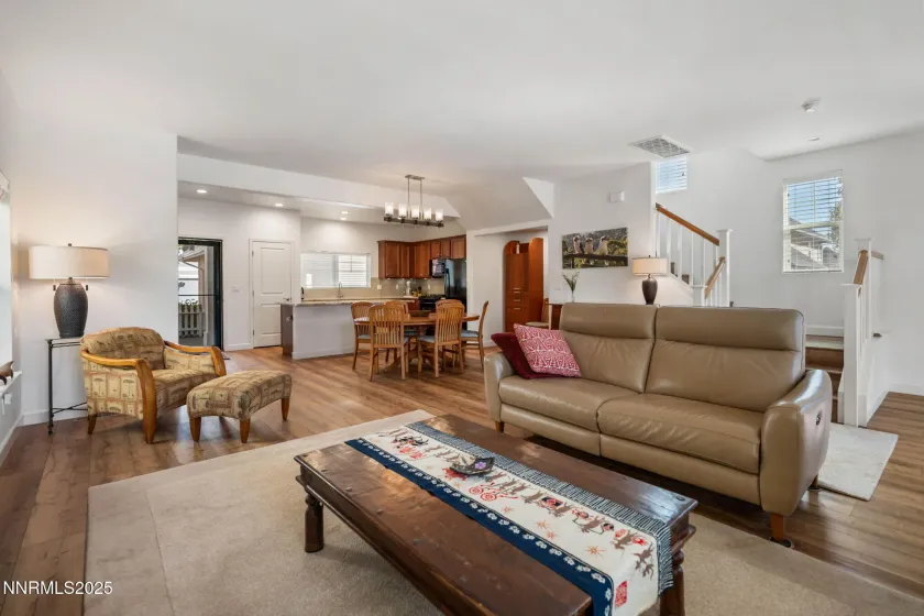 1304 Waterloo, Reno, Nevada 89509, 2 Bedrooms Bedrooms, ,3 BathroomsBathrooms,Residential,Residential,Waterloo,250058813