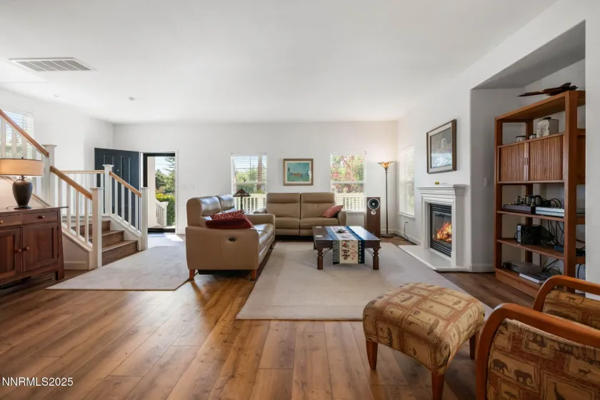 1304 Waterloo, Reno, Nevada 89509, 2 Bedrooms Bedrooms, ,3 BathroomsBathrooms,Residential,Residential,Waterloo,250058813