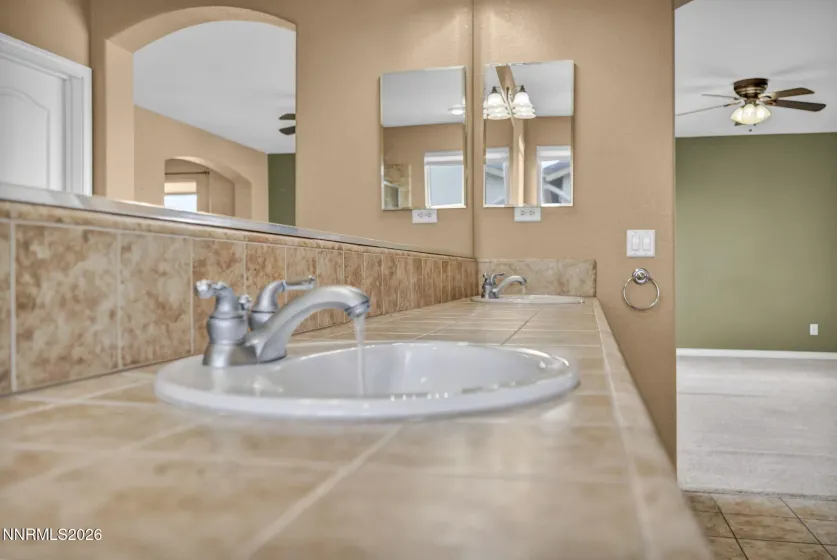 475 Parade, Reno, Nevada 89521, 4 Bedrooms Bedrooms, ,3 BathroomsBathrooms,Residential,Residential,Parade,260001197