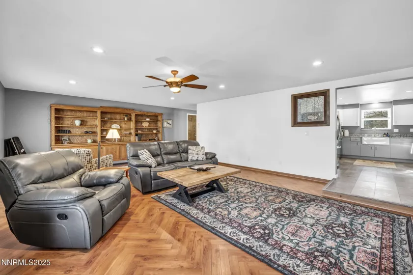 1216 Enterprize, Carson City, Nevada 89703, 3 Bedrooms Bedrooms, ,2 BathroomsBathrooms,Residential,Residential,Enterprize,250058993