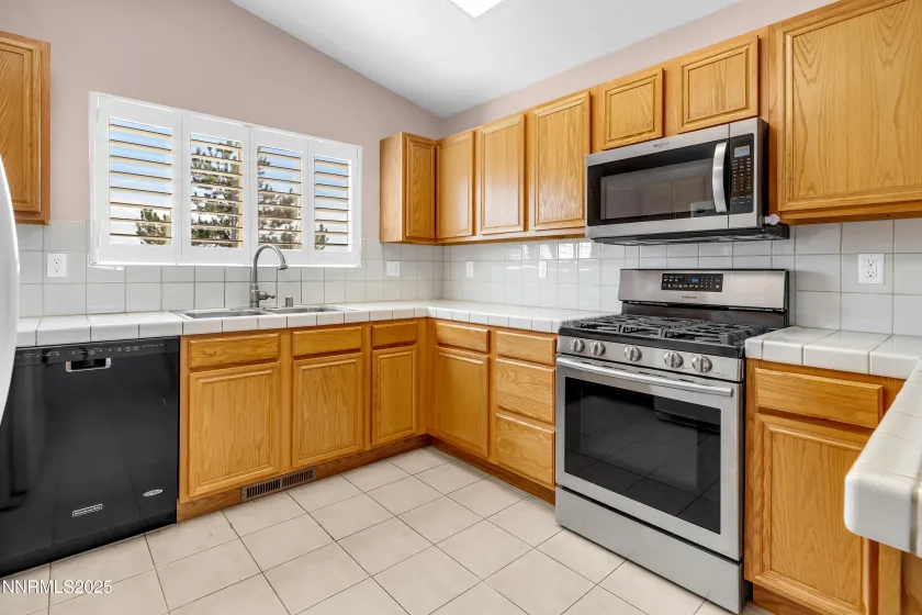 6515 Jamon, Sparks, Nevada 89436, 4 Bedrooms Bedrooms, ,3 BathroomsBathrooms,Residential,Residential,Jamon,250053501