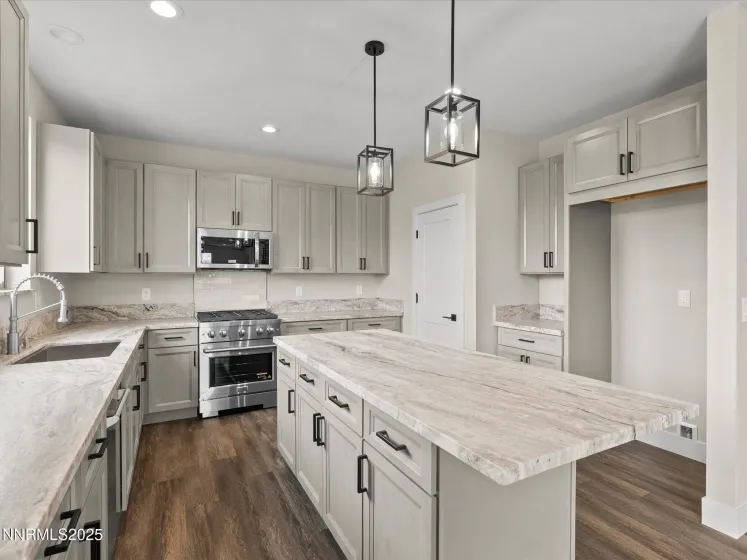 3602 Oakridge, Sparks, Nevada 89436, 4 Bedrooms Bedrooms, ,3 BathroomsBathrooms,Residential,Residential,Oakridge,260000280