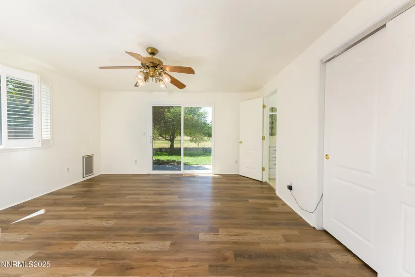 1494 Hussman, Gardnerville, Nevada 89410, 5 Bedrooms Bedrooms, ,3 BathroomsBathrooms,Residential,Residential,Hussman,250056116