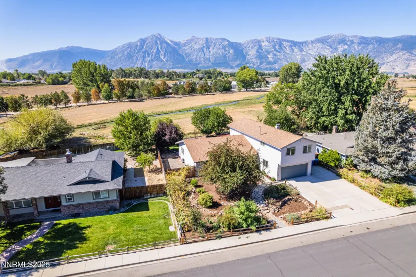 1494 Hussman, Gardnerville, Nevada 89410, 5 Bedrooms Bedrooms, ,3 BathroomsBathrooms,Residential,Residential,Hussman,250056116