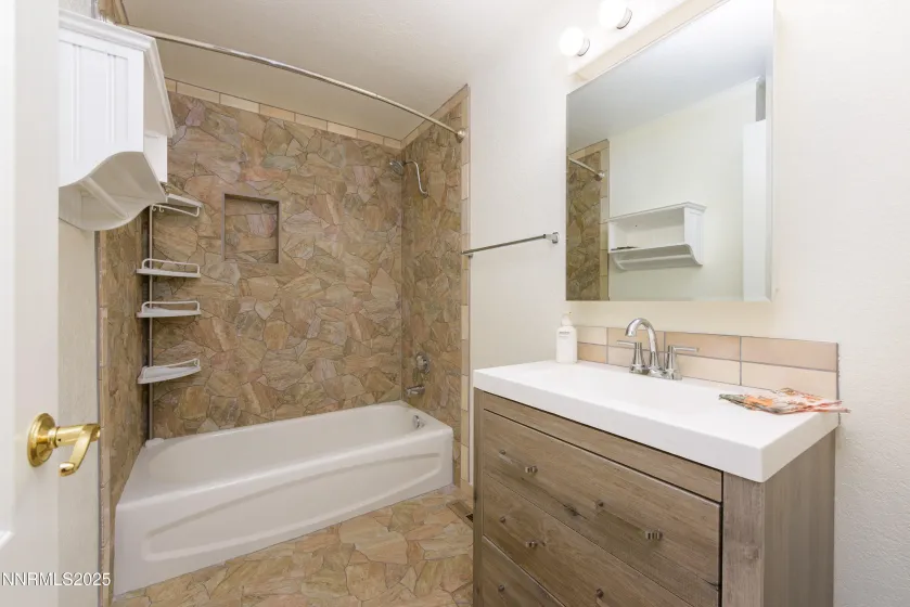 1494 Hussman, Gardnerville, Nevada 89410, 5 Bedrooms Bedrooms, ,3 BathroomsBathrooms,Residential,Residential,Hussman,250056116