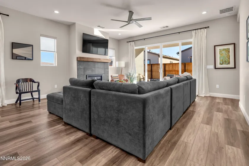 2397 Silent Creek, Sparks, Nevada 89441, 2 Bedrooms Bedrooms, ,2 BathroomsBathrooms,Residential,Residential,Silent Creek,260001237