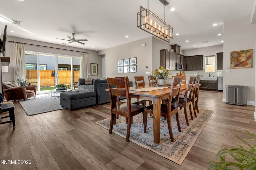 2397 Silent Creek, Sparks, Nevada 89441, 2 Bedrooms Bedrooms, ,2 BathroomsBathrooms,Residential,Residential,Silent Creek,260001237