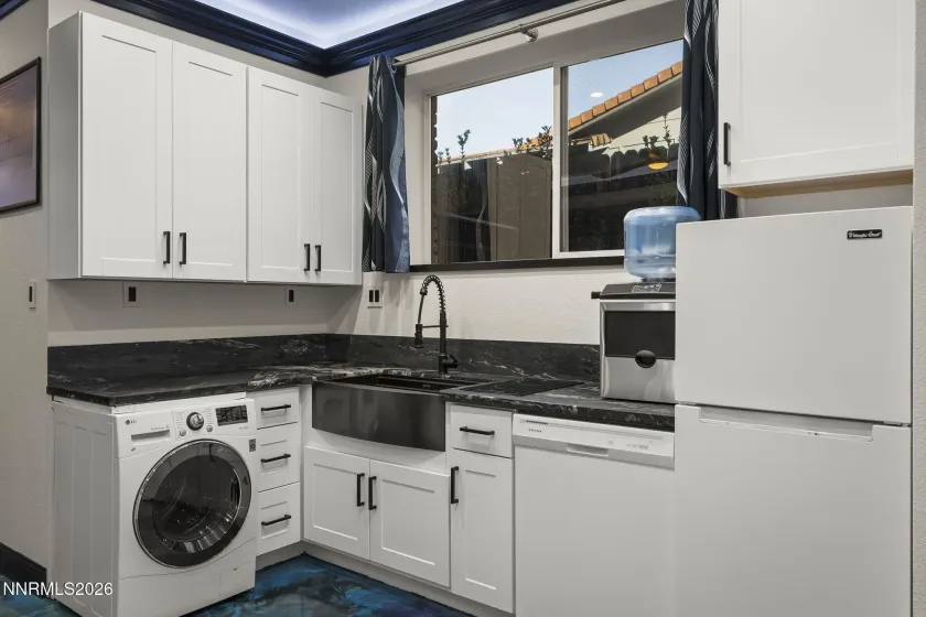 474 Plumb, Reno, Nevada 89509, 4 Bedrooms Bedrooms, ,3 BathroomsBathrooms,Residential,Residential,Plumb,260001241