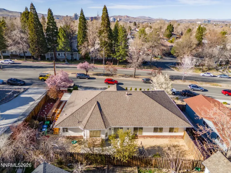 474 Plumb, Reno, Nevada 89509, 4 Bedrooms Bedrooms, ,3 BathroomsBathrooms,Residential,Residential,Plumb,260001241