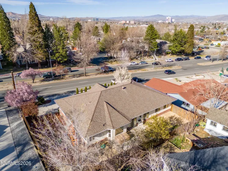 474 Plumb, Reno, Nevada 89509, 4 Bedrooms Bedrooms, ,3 BathroomsBathrooms,Residential,Residential,Plumb,260001241