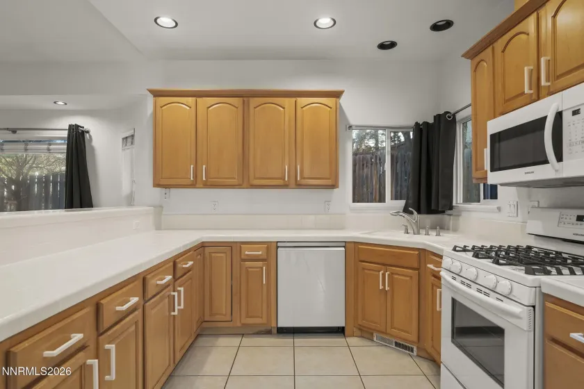 474 Plumb, Reno, Nevada 89509, 4 Bedrooms Bedrooms, ,3 BathroomsBathrooms,Residential,Residential,Plumb,260001241