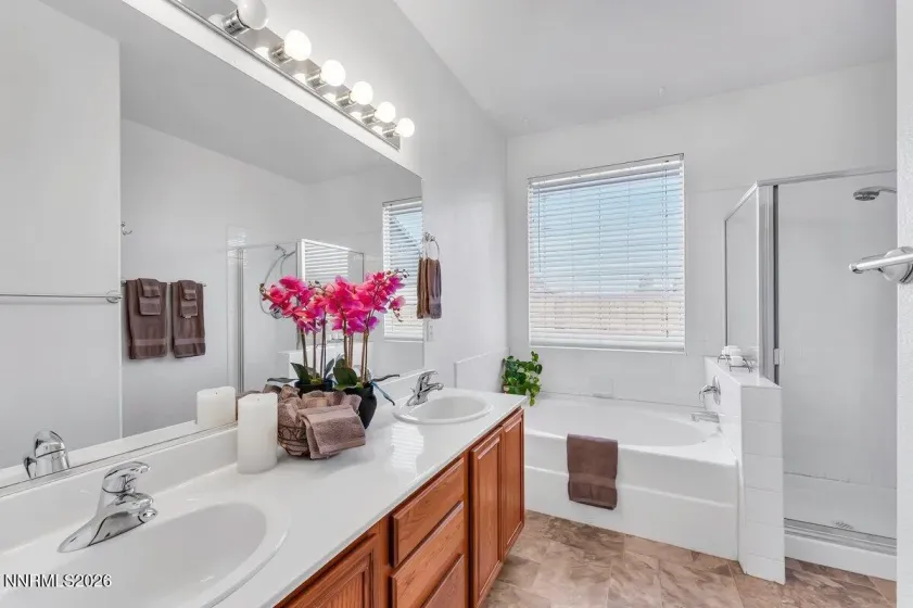 9765 Rock River, Reno, Nevada 89506, 3 Bedrooms Bedrooms, ,2 BathroomsBathrooms,Residential,Residential,Rock River,260001245