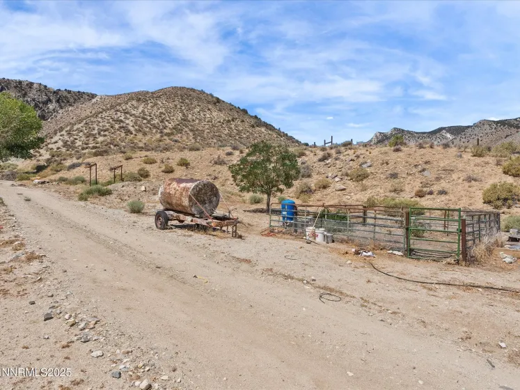 1 Cory Canyon, Hawthorne, Nevada 89415, 3 Bedrooms Bedrooms, ,2 BathroomsBathrooms,Residential,Residential,Cory Canyon,250053504