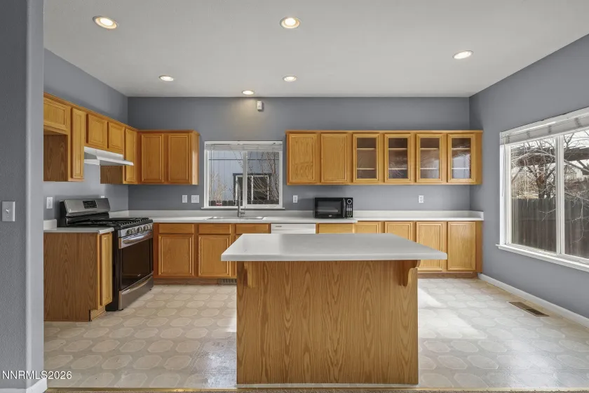 750 Golden Valley, Reno, Nevada 89506, 3 Bedrooms Bedrooms, ,2 BathroomsBathrooms,Residential,Residential,Golden Valley,260001248