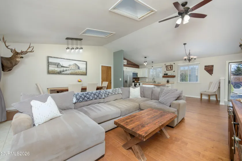 624 Victoria, Gardnerville, Nevada 89460, 3 Bedrooms Bedrooms, ,2 BathroomsBathrooms,Residential,Residential,Victoria,260001252