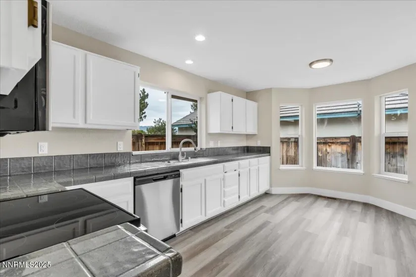 302 Royal Troon, Dayton, Nevada 89403, 3 Bedrooms Bedrooms, ,2 BathroomsBathrooms,Residential,Residential,Royal Troon,250056698