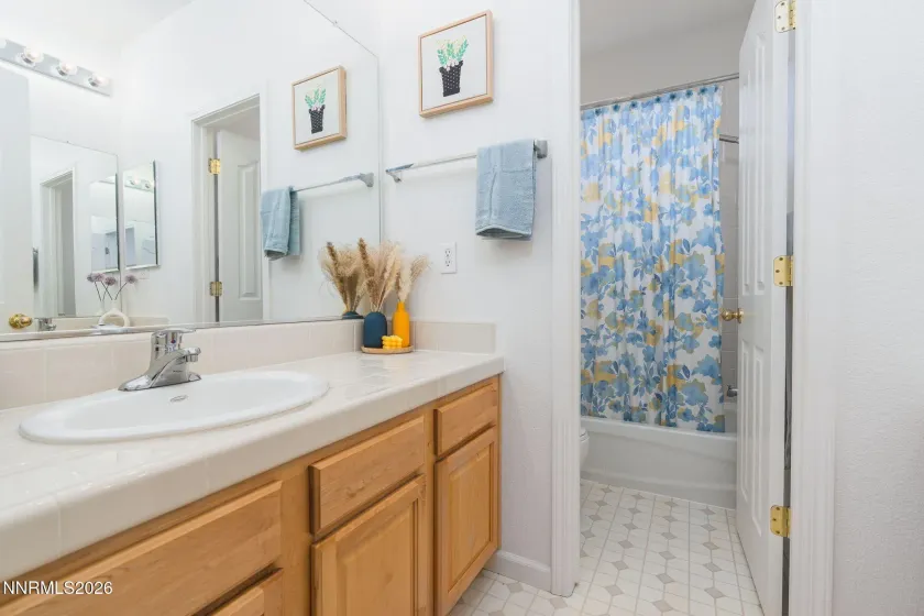 5865 Ingleston, Sparks, Nevada 89436, 5 Bedrooms Bedrooms, ,3 BathroomsBathrooms,Residential,Residential,Ingleston,260001277