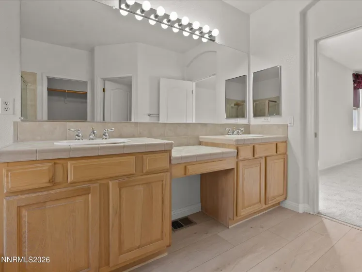 5860 Hidden Valley, Reno, Nevada 89502, 4 Bedrooms Bedrooms, ,2 BathroomsBathrooms,Residential,Residential,Hidden Valley,260001278