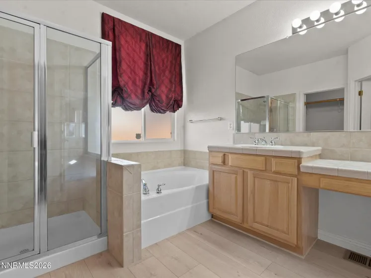 5860 Hidden Valley, Reno, Nevada 89502, 4 Bedrooms Bedrooms, ,2 BathroomsBathrooms,Residential,Residential,Hidden Valley,260001278