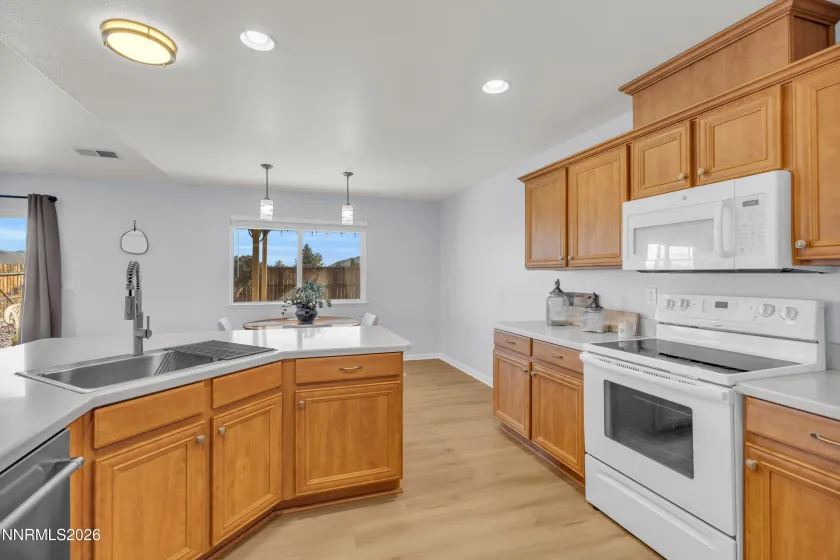 9834 Suncrest, Reno, Nevada 89506, 4 Bedrooms Bedrooms, ,2 BathroomsBathrooms,Residential,Residential,Suncrest,260001279