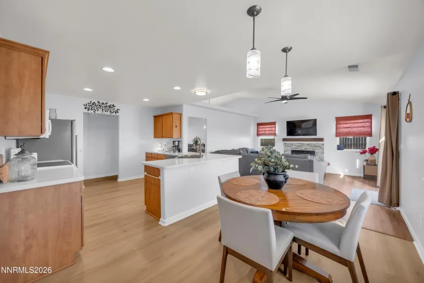 9834 Suncrest, Reno, Nevada 89506, 4 Bedrooms Bedrooms, ,2 BathroomsBathrooms,Residential,Residential,Suncrest,260001279