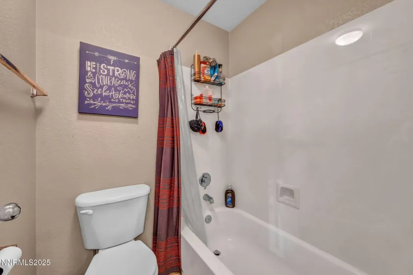 2971 Fox Trail, Reno, Nevada 89523, 3 Bedrooms Bedrooms, ,3 BathroomsBathrooms,Residential,Residential,Fox Trail,250052621