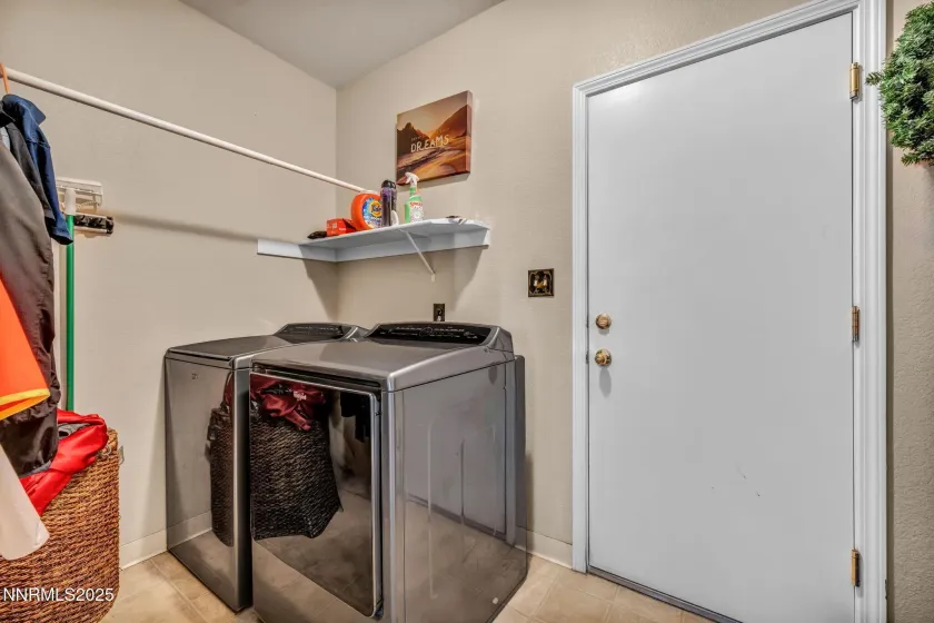 2971 Fox Trail, Reno, Nevada 89523, 3 Bedrooms Bedrooms, ,3 BathroomsBathrooms,Residential,Residential,Fox Trail,250052621