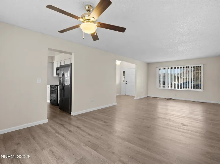 1074 Glen Martin, Sparks, Nevada 89434, 4 Bedrooms Bedrooms, ,3 BathroomsBathrooms,Residential,Residential,Glen Martin,260001292