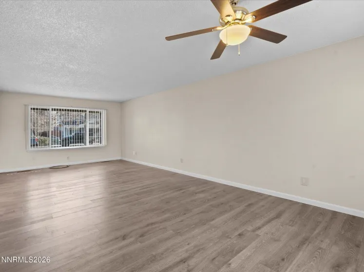 1074 Glen Martin, Sparks, Nevada 89434, 4 Bedrooms Bedrooms, ,3 BathroomsBathrooms,Residential,Residential,Glen Martin,260001292