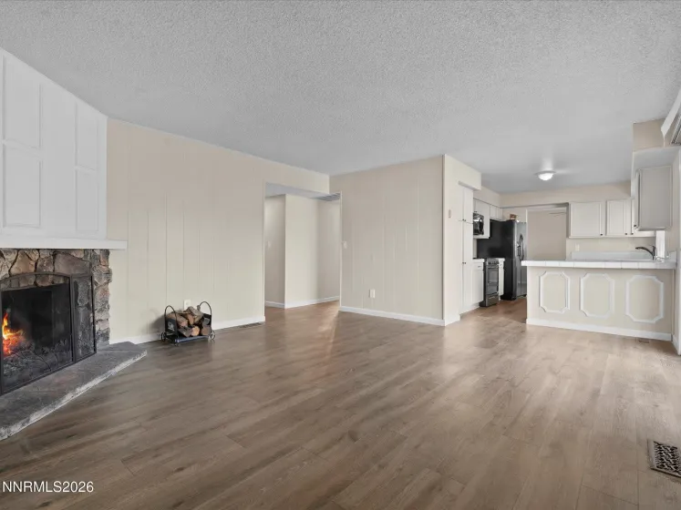 1074 Glen Martin, Sparks, Nevada 89434, 4 Bedrooms Bedrooms, ,3 BathroomsBathrooms,Residential,Residential,Glen Martin,260001292