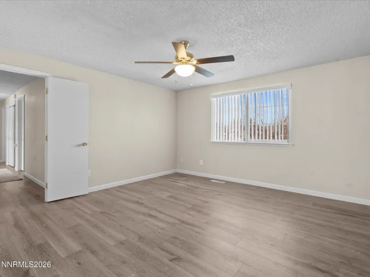 1074 Glen Martin, Sparks, Nevada 89434, 4 Bedrooms Bedrooms, ,3 BathroomsBathrooms,Residential,Residential,Glen Martin,260001292