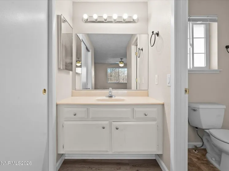 1074 Glen Martin, Sparks, Nevada 89434, 4 Bedrooms Bedrooms, ,3 BathroomsBathrooms,Residential,Residential,Glen Martin,260001292