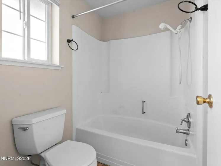 1074 Glen Martin, Sparks, Nevada 89434, 4 Bedrooms Bedrooms, ,3 BathroomsBathrooms,Residential,Residential,Glen Martin,260001292