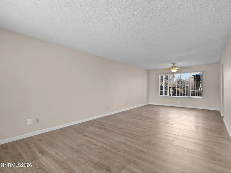 1074 Glen Martin, Sparks, Nevada 89434, 4 Bedrooms Bedrooms, ,3 BathroomsBathrooms,Residential,Residential,Glen Martin,260001292