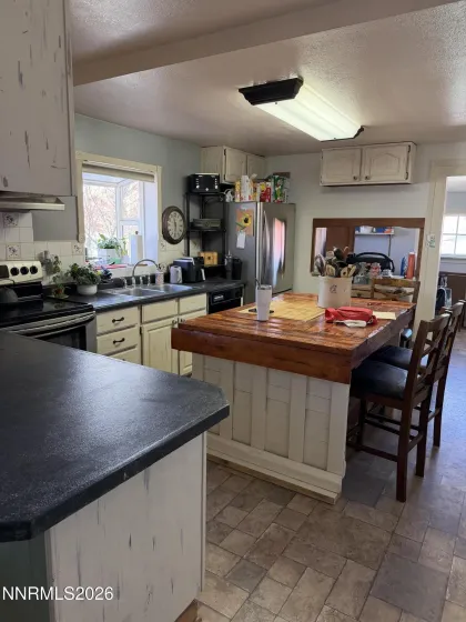 442 Idaho, Tonopah, Nevada 89049, 3 Bedrooms Bedrooms, ,2 BathroomsBathrooms,Residential,Residential,Idaho,260000392