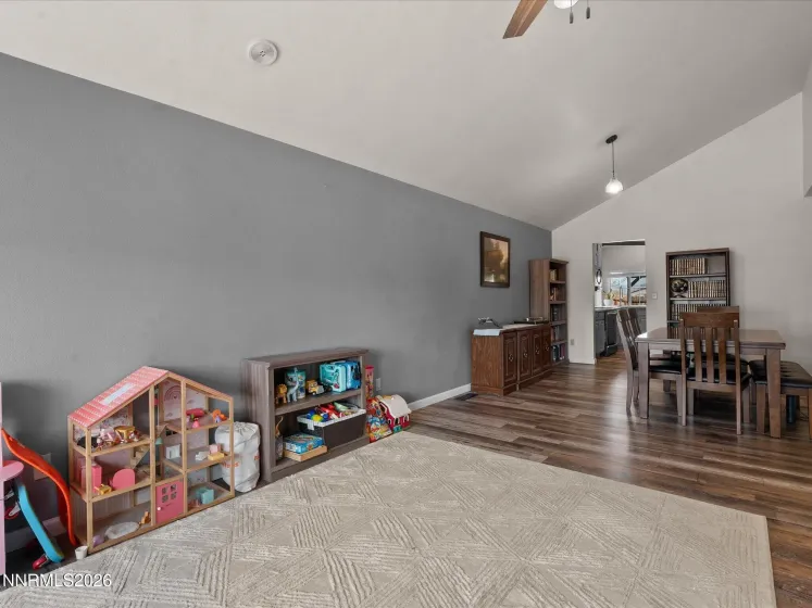 1009 Deena, Fallon, Nevada 89406, 4 Bedrooms Bedrooms, ,3 BathroomsBathrooms,Residential,Residential,Deena,260001304